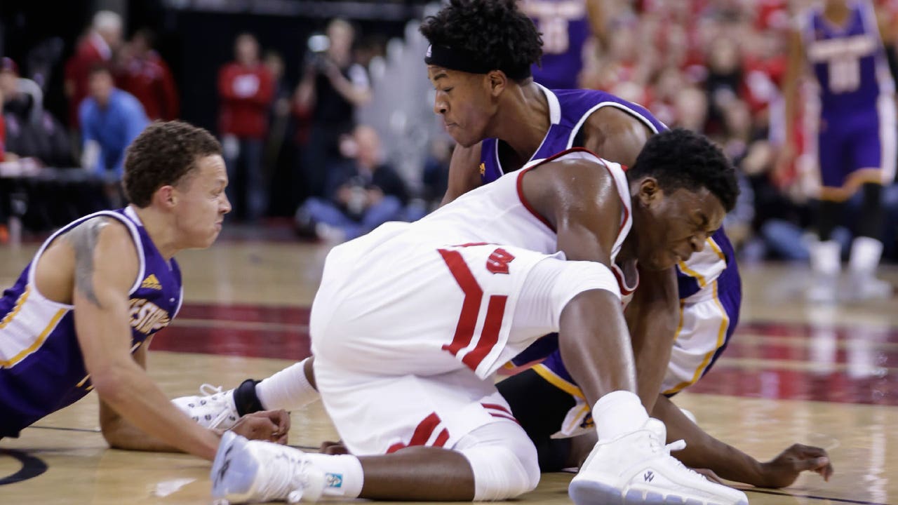 Western Illinois upsets Wisconsin in opener, 69-67